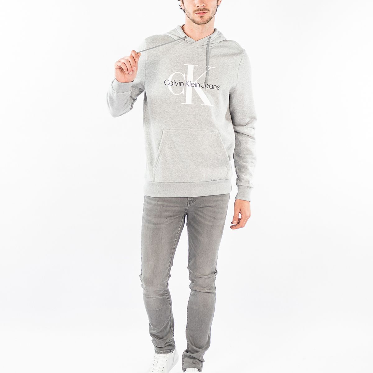 CALVIN KLEIN - Suéter gris con gorro y logo Calvin Klein