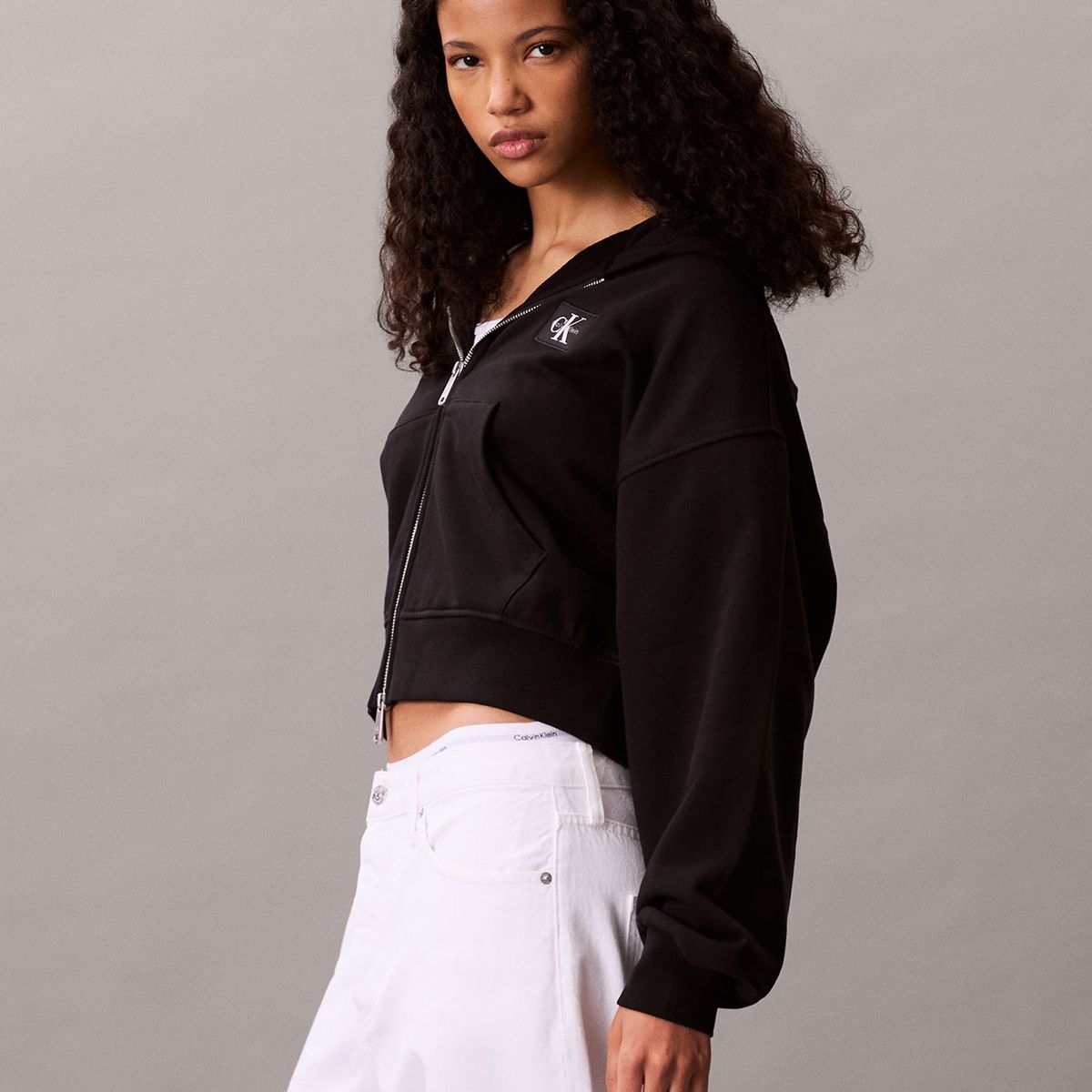 CALVIN KLEIN - Buzo negro con cremallera Calvin Klein