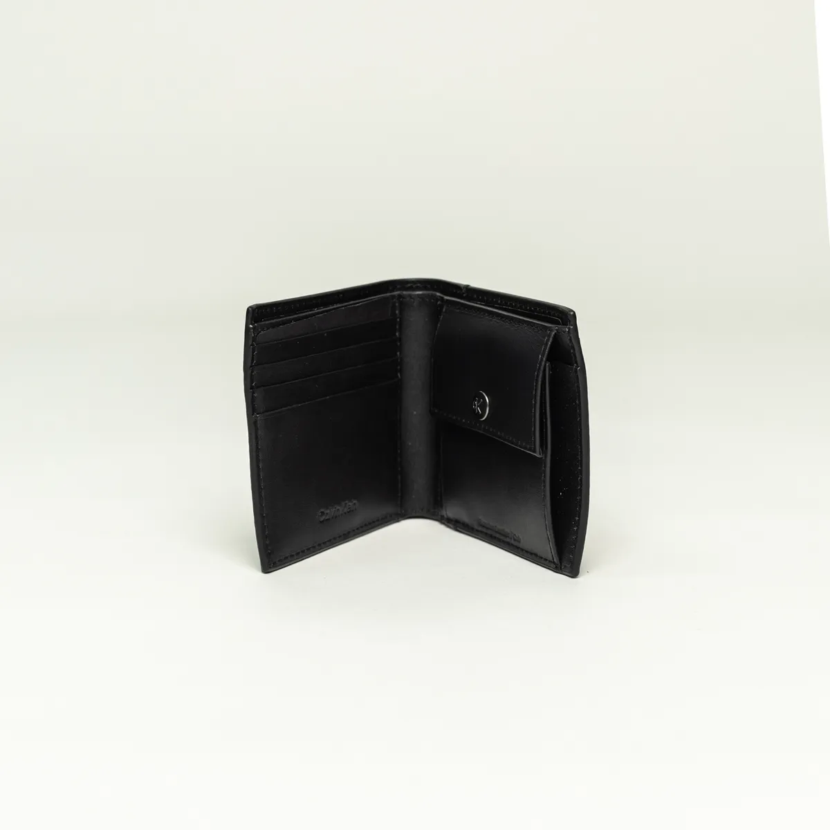 CALVIN KLEIN - Billetera negra billfold con monograma Calvin Klein