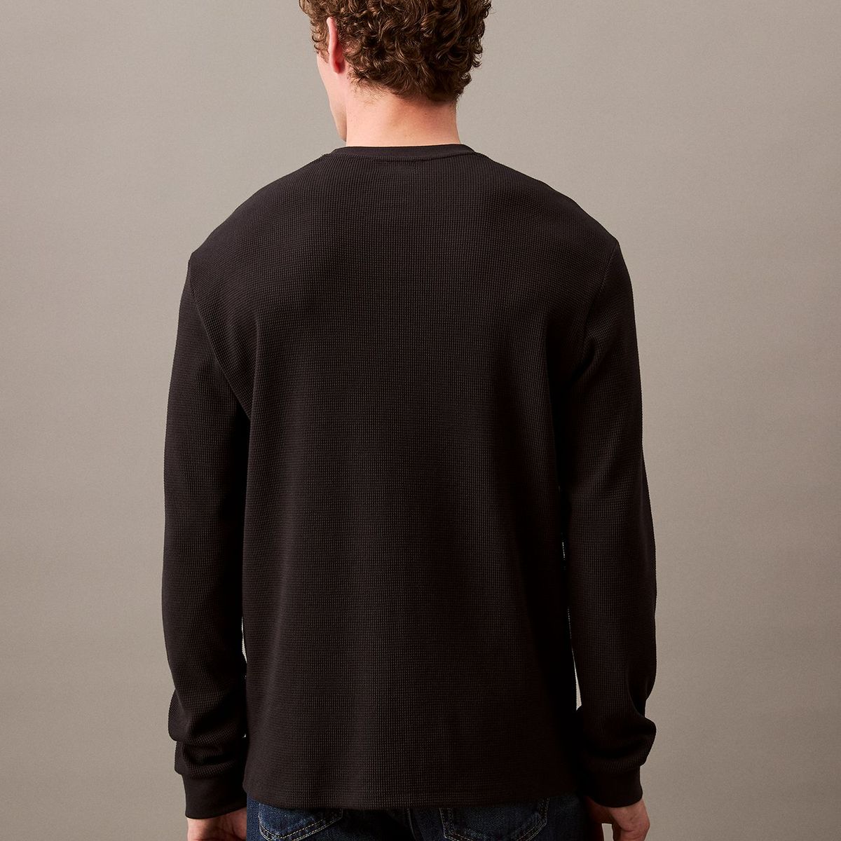 CALVIN KLEIN - Camiseta negra de manga larga con textura ligera Calvin Klein