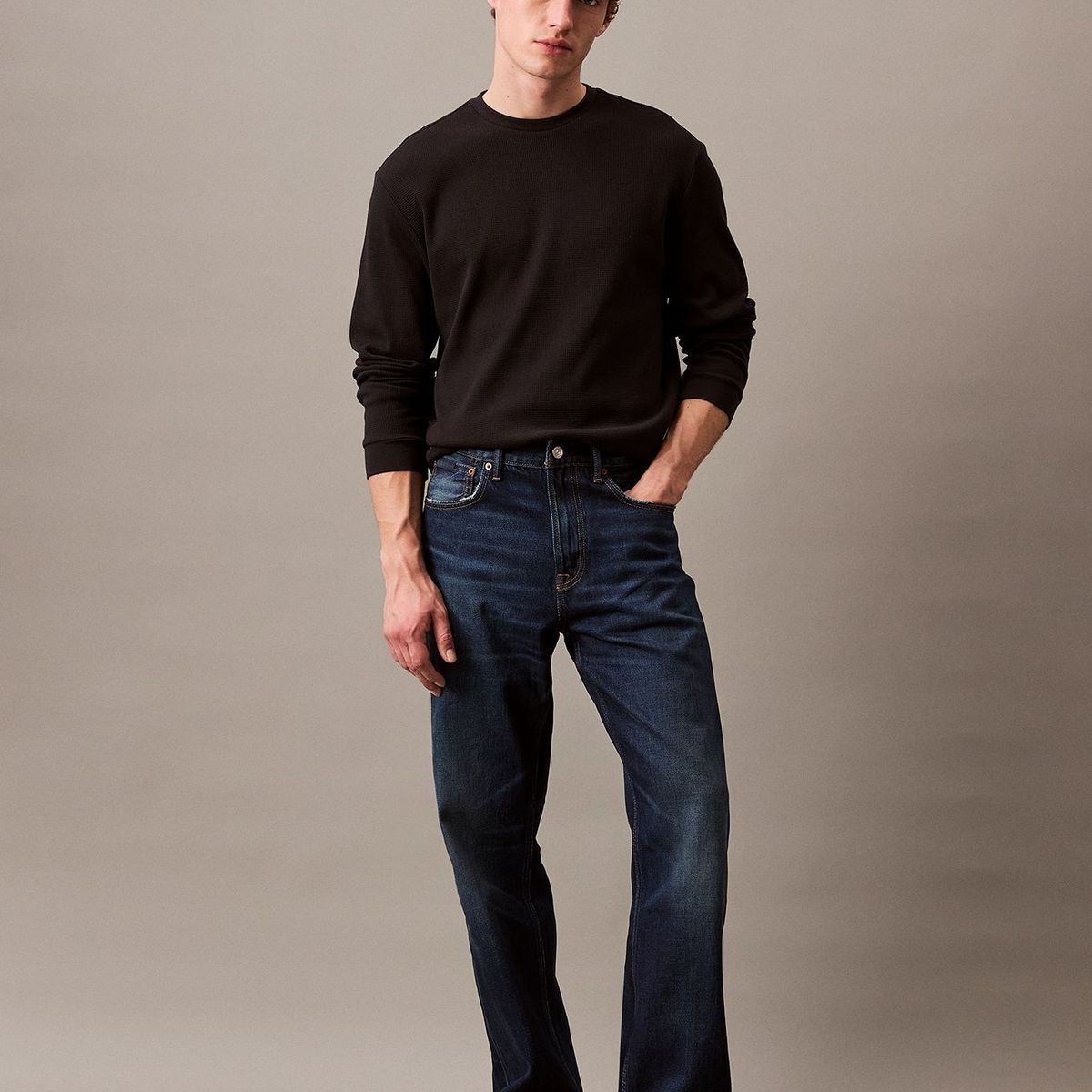 CALVIN KLEIN - Camiseta negra de manga larga con textura ligera Calvin Klein