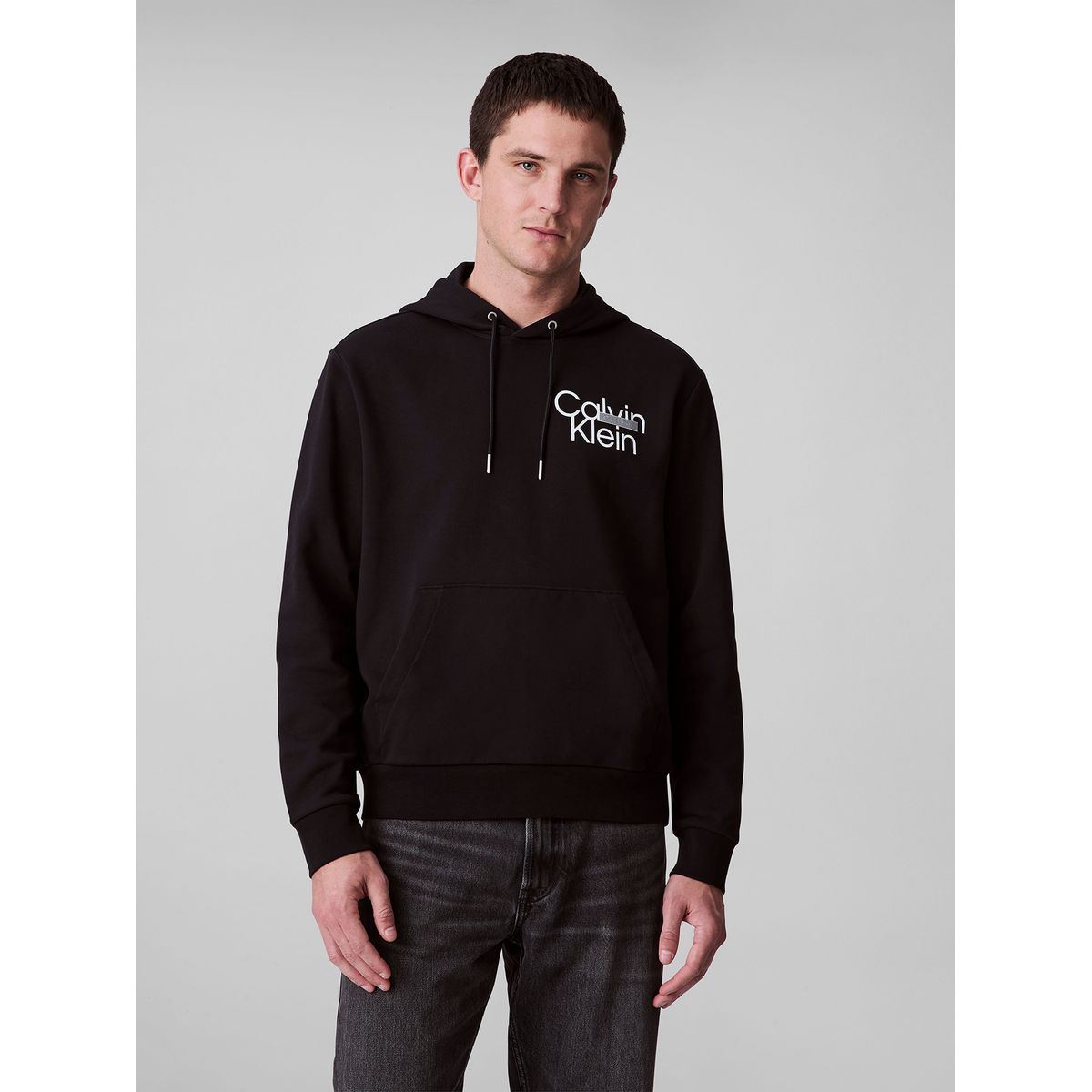 CALVIN KLEIN - Buzo negro con capota Calvin Klein
