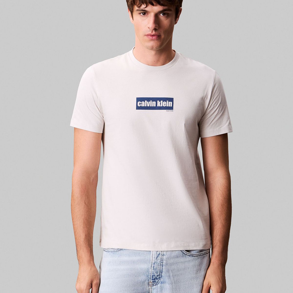 CALVIN KLEIN - Camiseta beige con box logo Calvin Klein