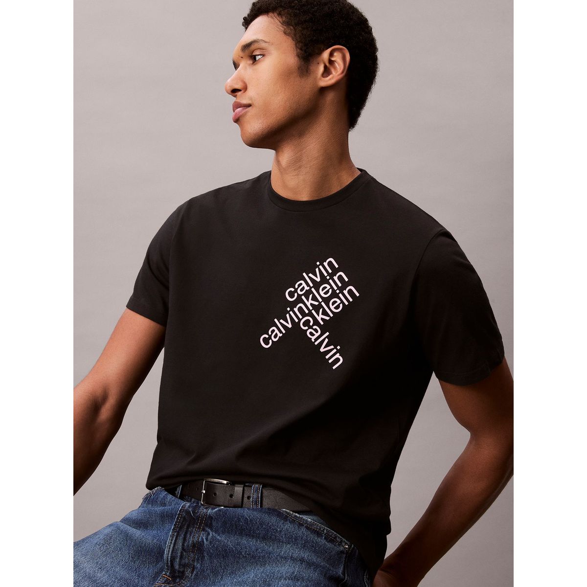 CALVIN KLEIN - Camiseta negra con logotipo apilado Calvin Klein