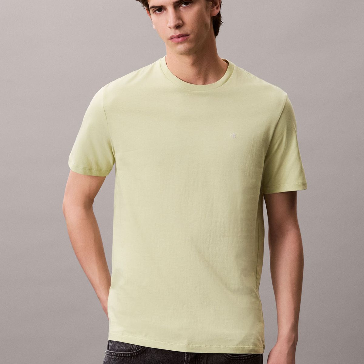 CALVIN KLEIN - Camiseta verde de algodón con monograma bordado Calvin Klein
