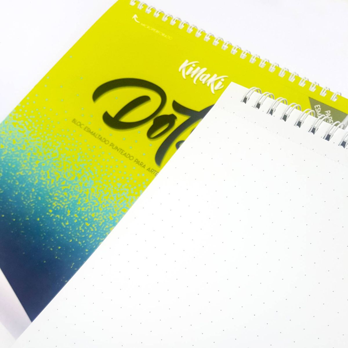 KINAKI - Bitácora Papel Esmaltado Tamaño Media Carta X 50 Hojas