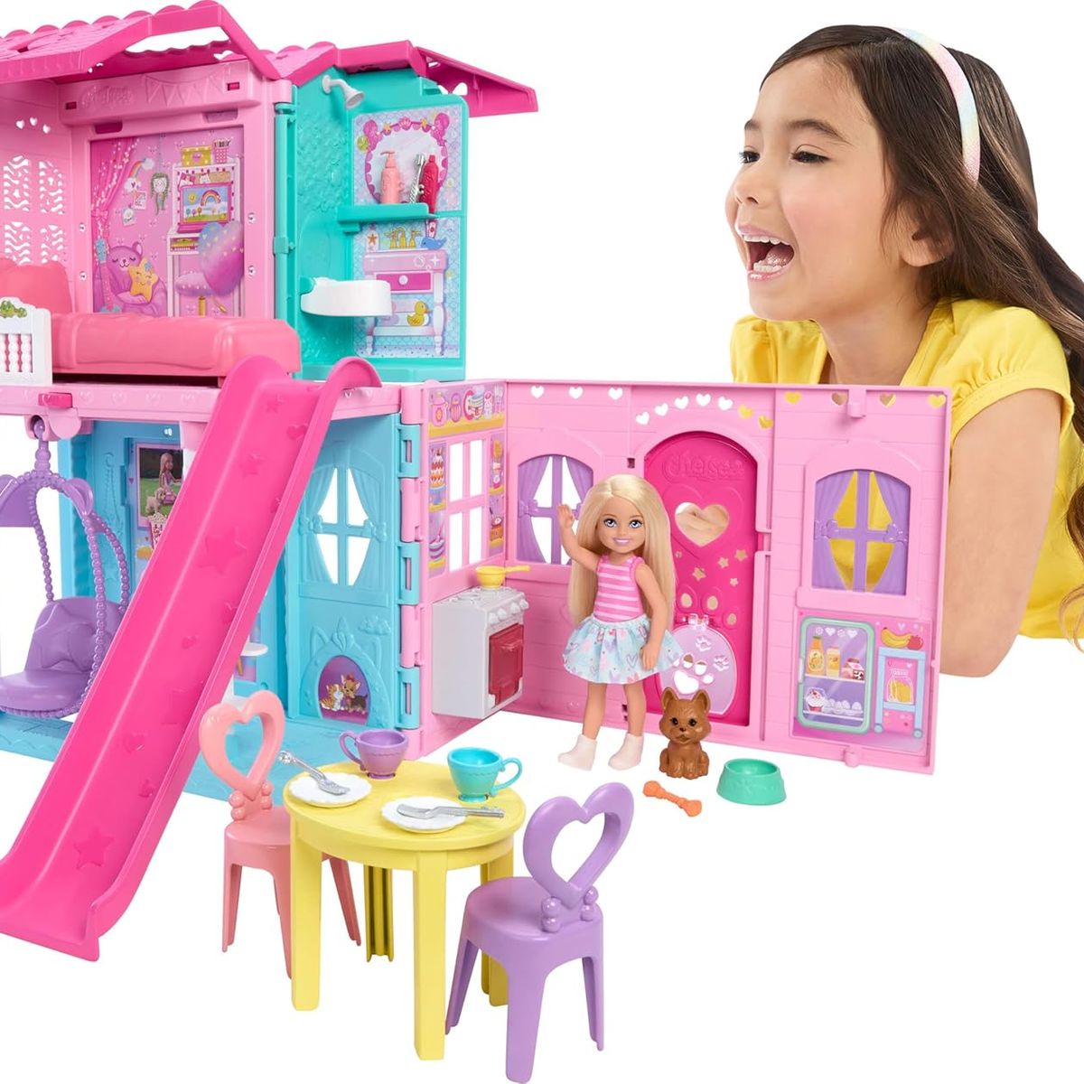 BARBIE - Casa de Muñecas Barbie Chelsea con 15+ accesorios 5 áreas y tobogán