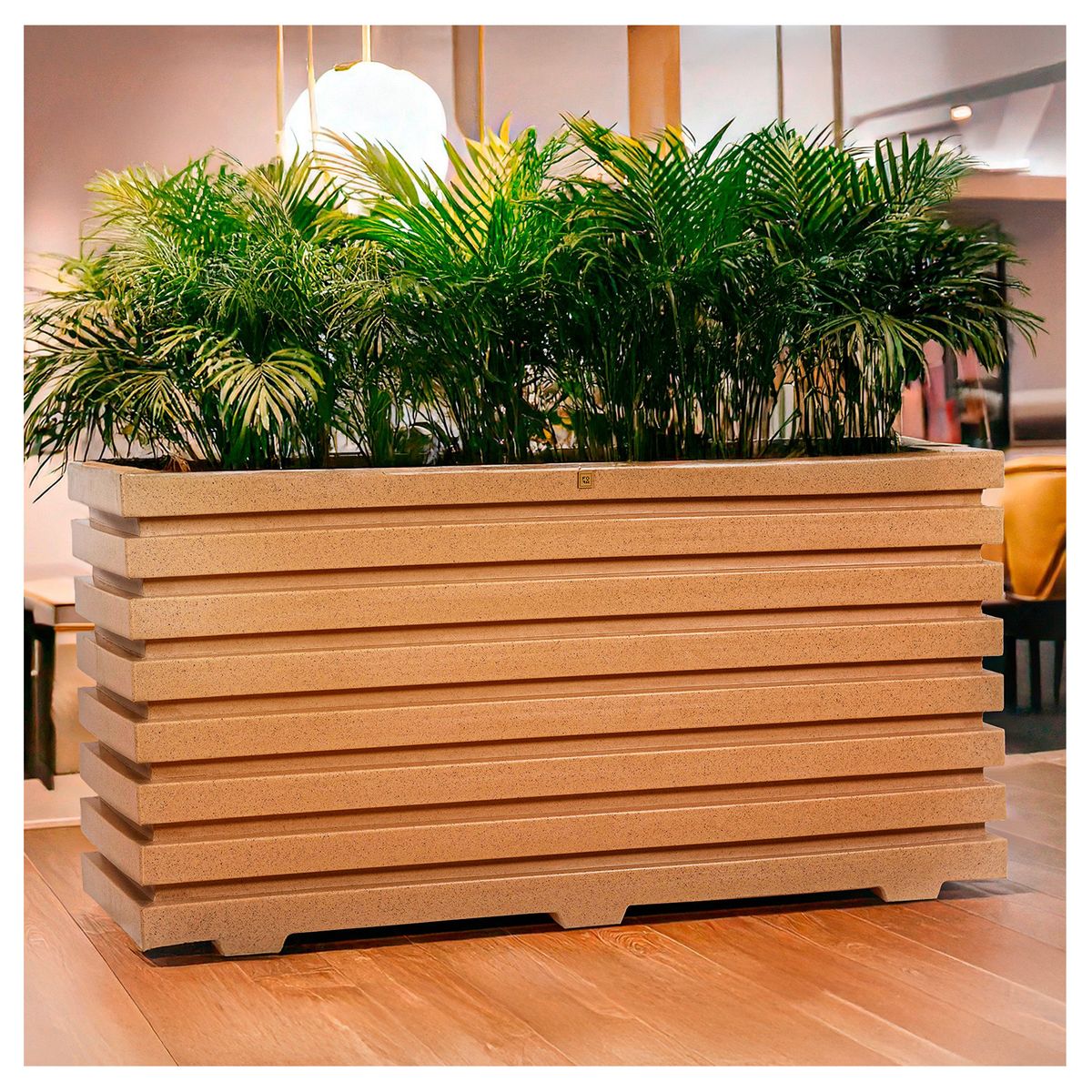 FORA DESIGN - Matera de plástico Argo Acanalada tamaño grande color arena