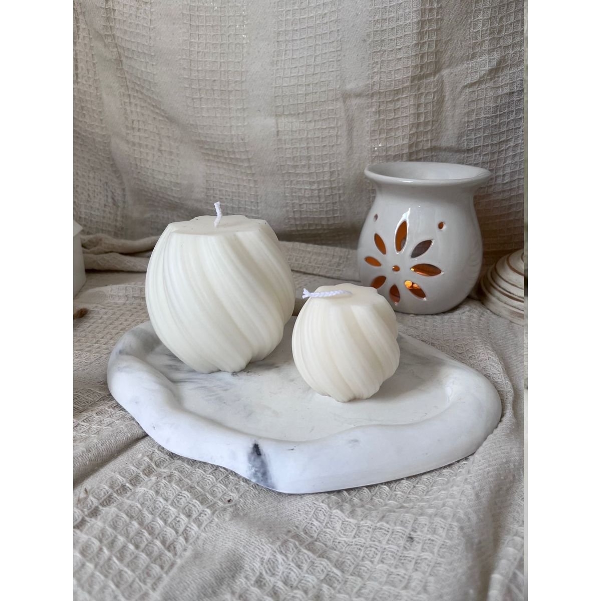 DECORACIONES ALE Y GABI - Velas Espiral 2 unidades Base en concreto Marmolada Nube