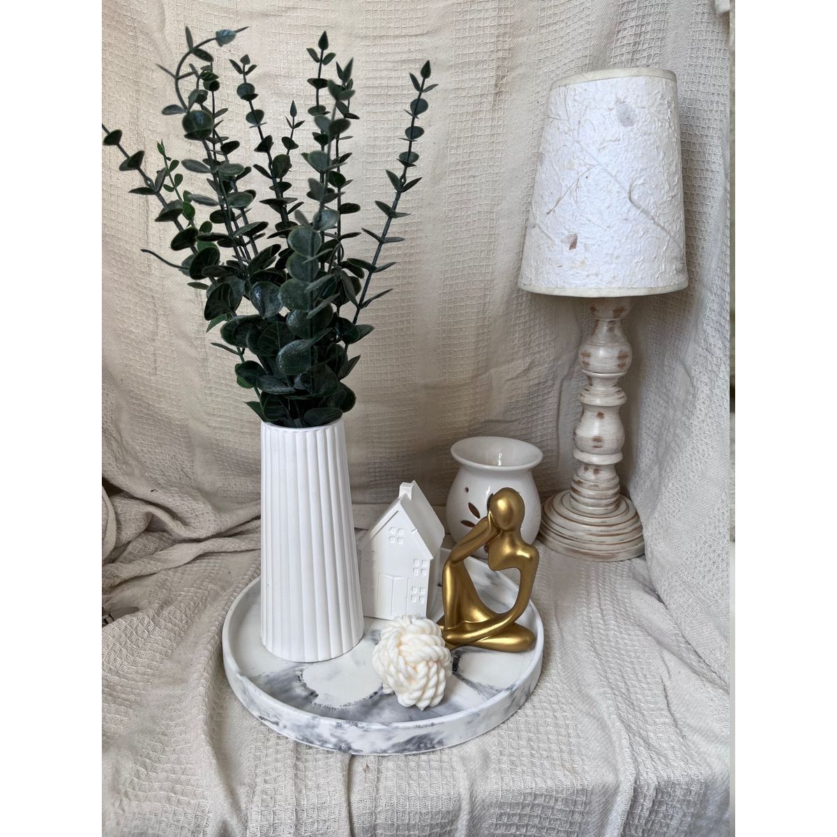 DECORACIONES ALE Y GABI - CENTRO DE MESA JARRÓN BASE, VELA,ADORNOS Y  FLORES ALE