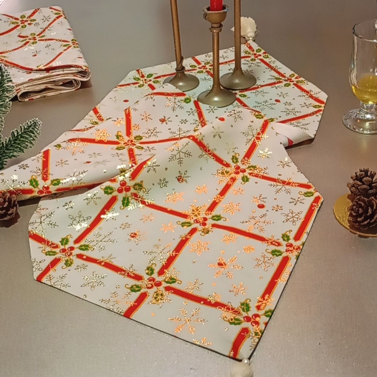 GENERICO - Camino de Mesa Navideño Dorado con Borlas-hecho a mano 135 cm  X 35 cm