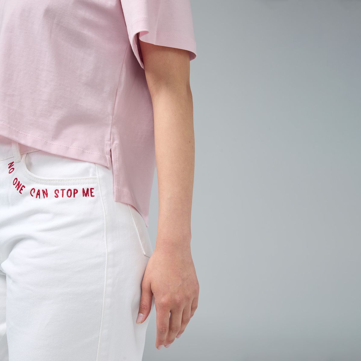 JULIANA SANCHEZ - Camiseta Más fuerte - Rosado