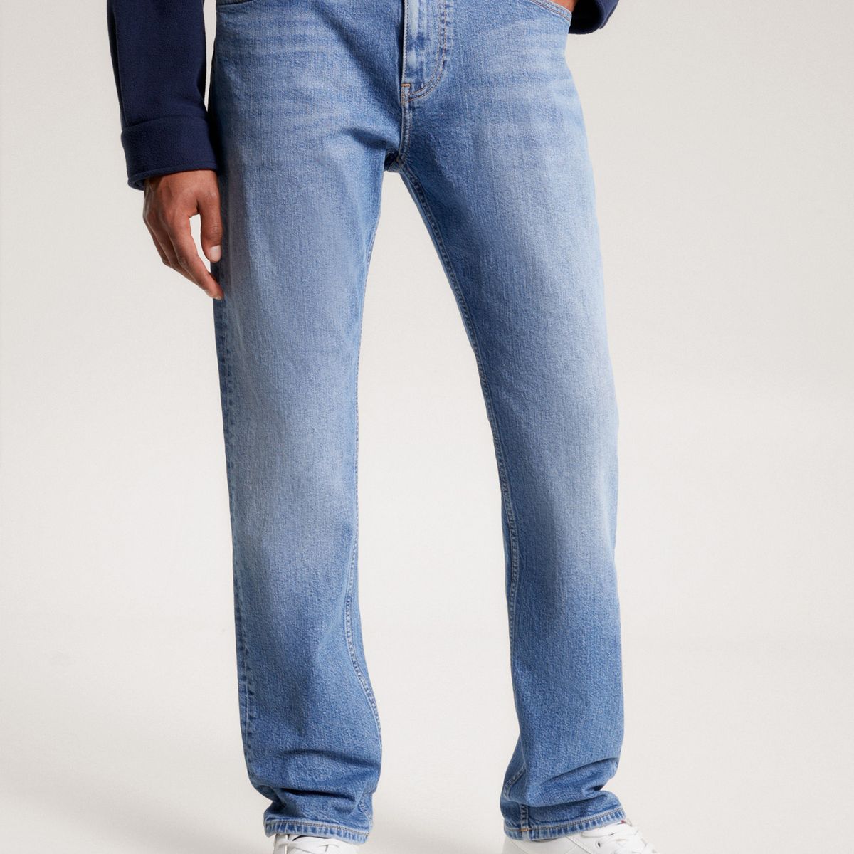 TOMMY HILFIGER - Jeans azul Ryan rectos de corte regular y desteñidos Tommy Jeans