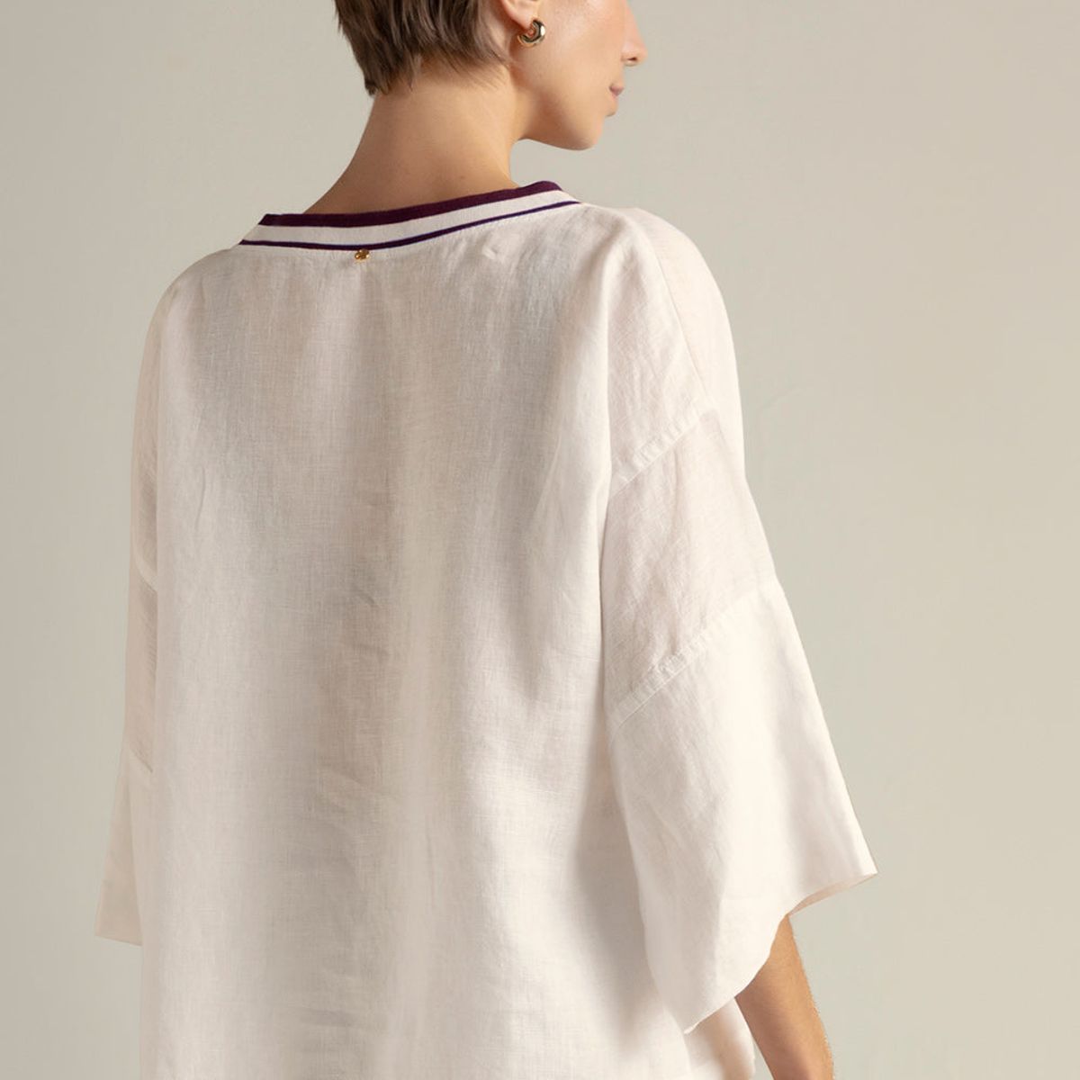 TOUCHE BALNEAIRE - Top manga larga en lino 100% color blanco 0A74B61