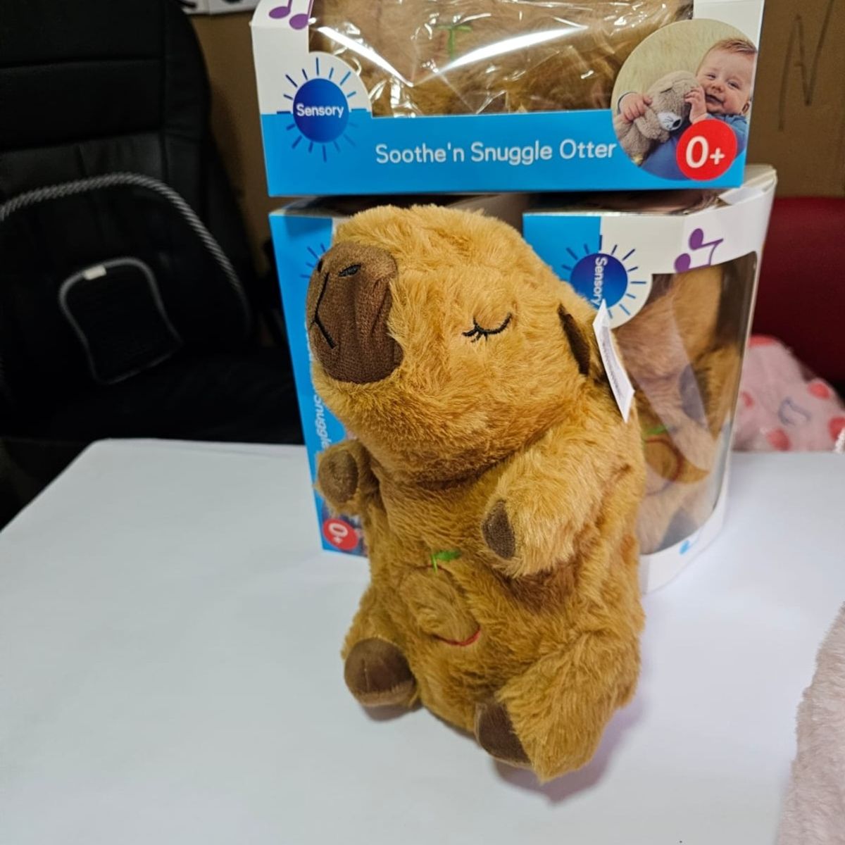 GENERICO - Peluche Capibara Color Café  respira Tiene Luz Y Música Juguete