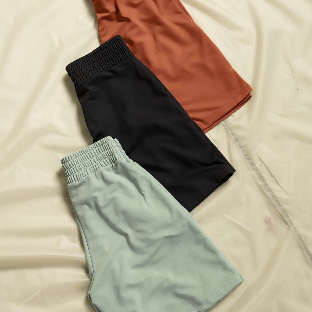 ATYPICAL - Bermuda Short Mujer Verde Oliva Atypical 6667