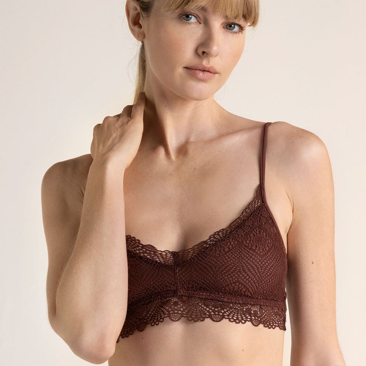 TOUCHE LINGERIE - Brasier tipo top elaborado en encaje  2404C61