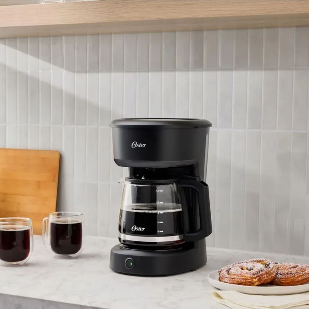 OSTER - Cafetera, 12 Tazas Oster, Botón Luz Encendido y Apagado, Función Pausa y Servir, Negro,