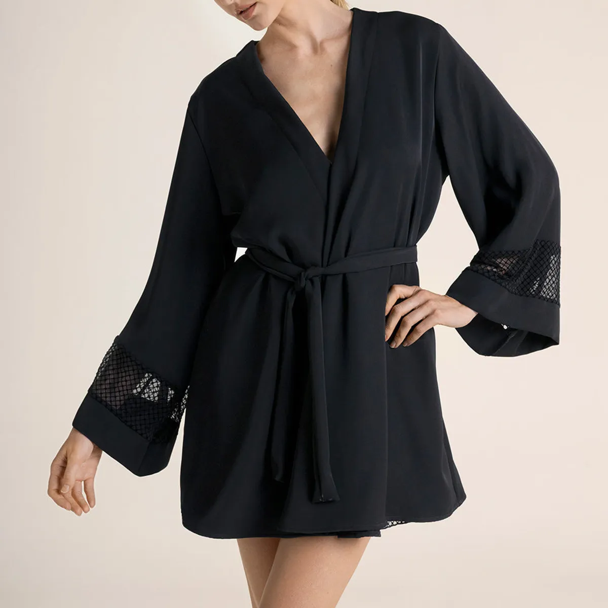 TOUCHE LINGERIE - Kimono corto elaborado en satén  2521N61