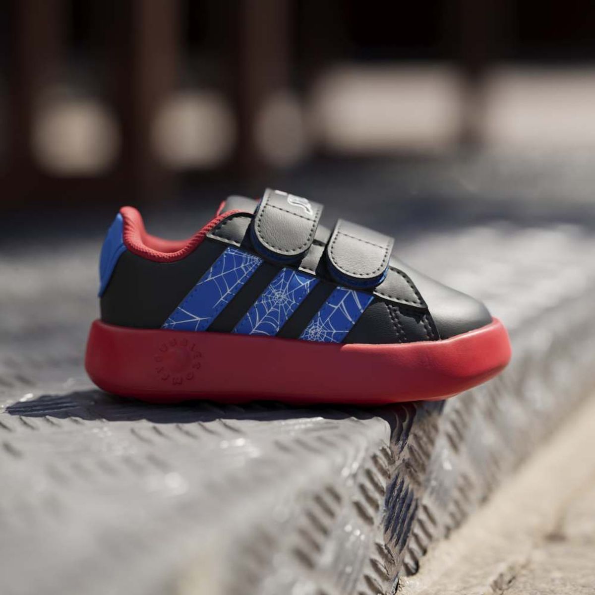 ADIDAS - Adidas Tenis Adidas X Marvel Spider-Man Grand Court negro de niño lifestyle