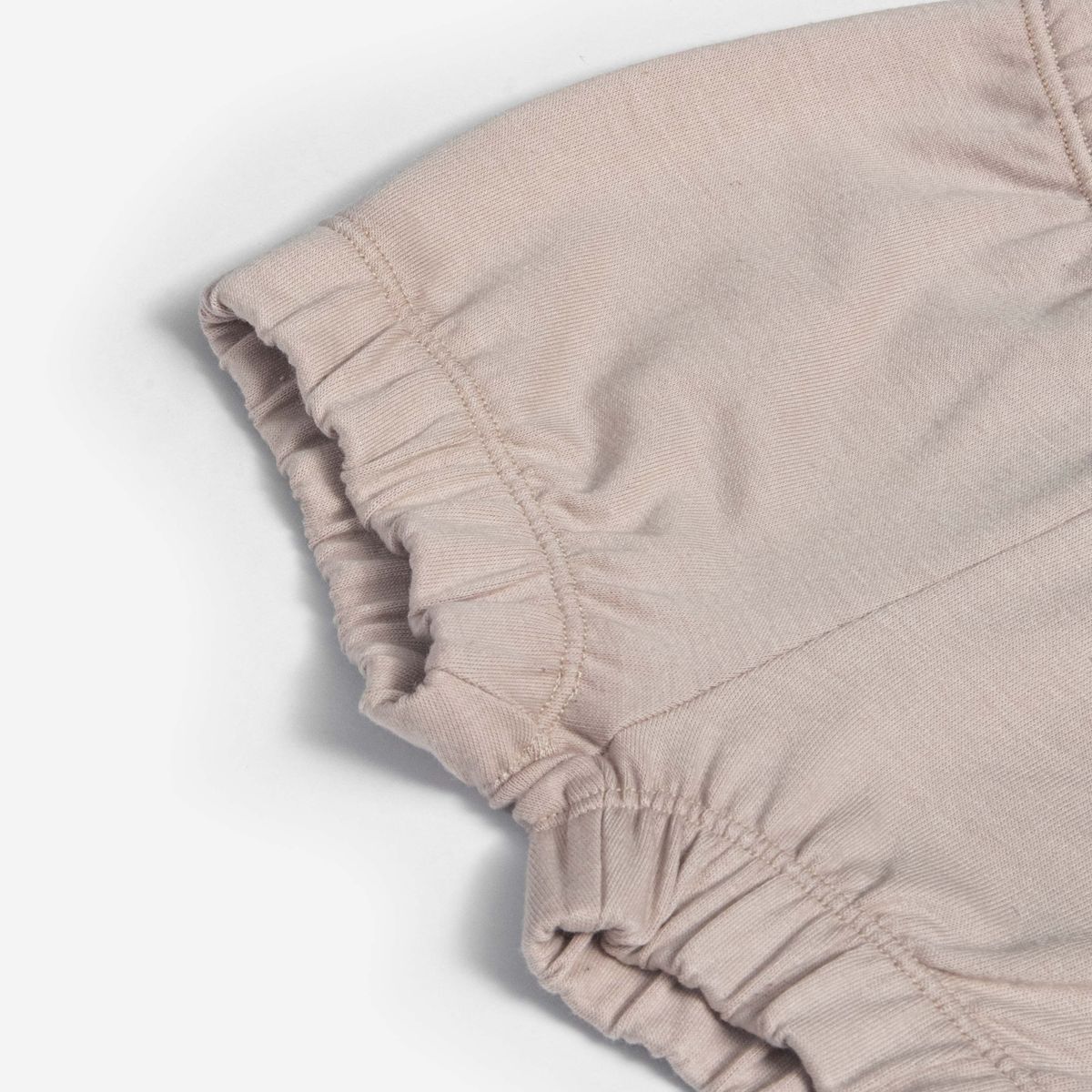 NATO - Short para bebé color crudo de la colección unicolor marca Nato