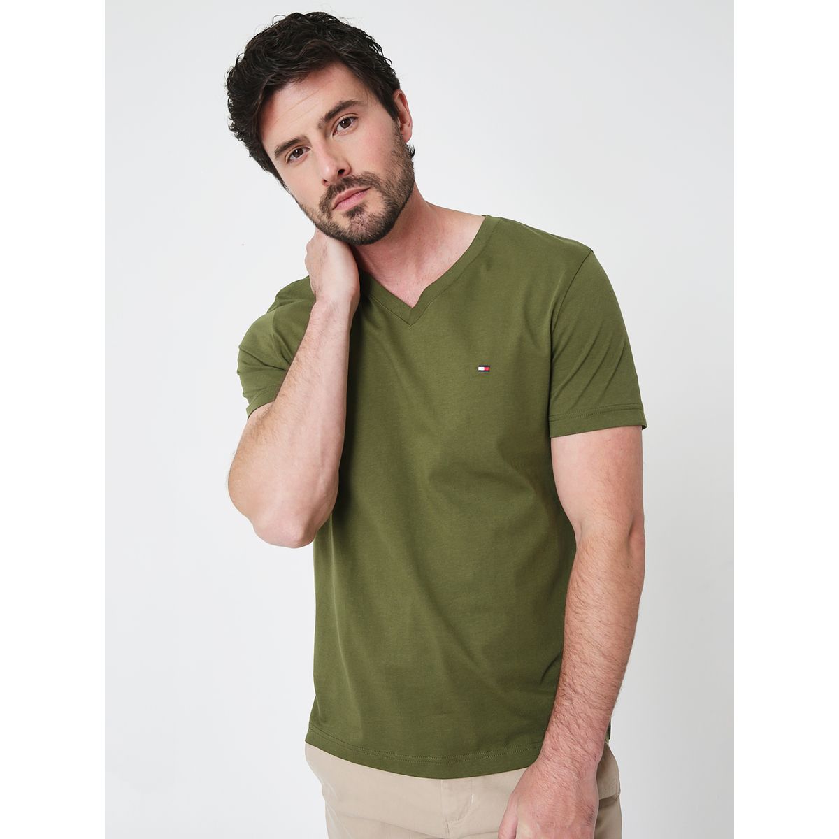 TOMMY HILFIGER - Camiseta verde Essential en cuello v Tommy Hilfiger