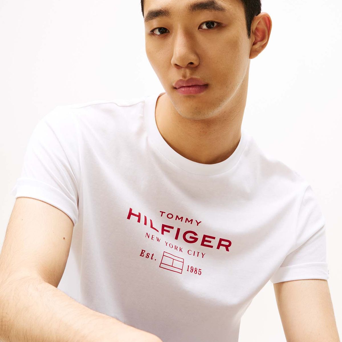 TOMMY HILFIGER - Camiseta blanca de cuello redondo con logo Tommy Hilfiger