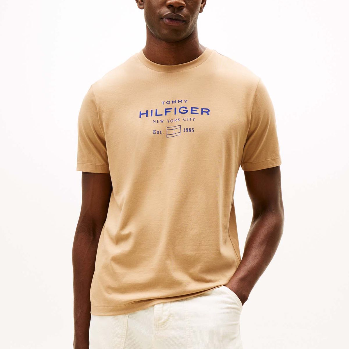 TOMMY HILFIGER - Camiseta marrón de cuello redondo con logo Tommy Hilfiger