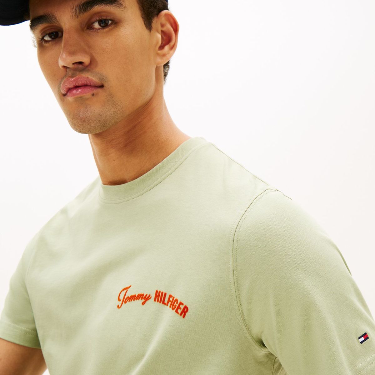 TOMMY HILFIGER - Camiseta verde de cuello redondo con logo Tommy Hilfiger