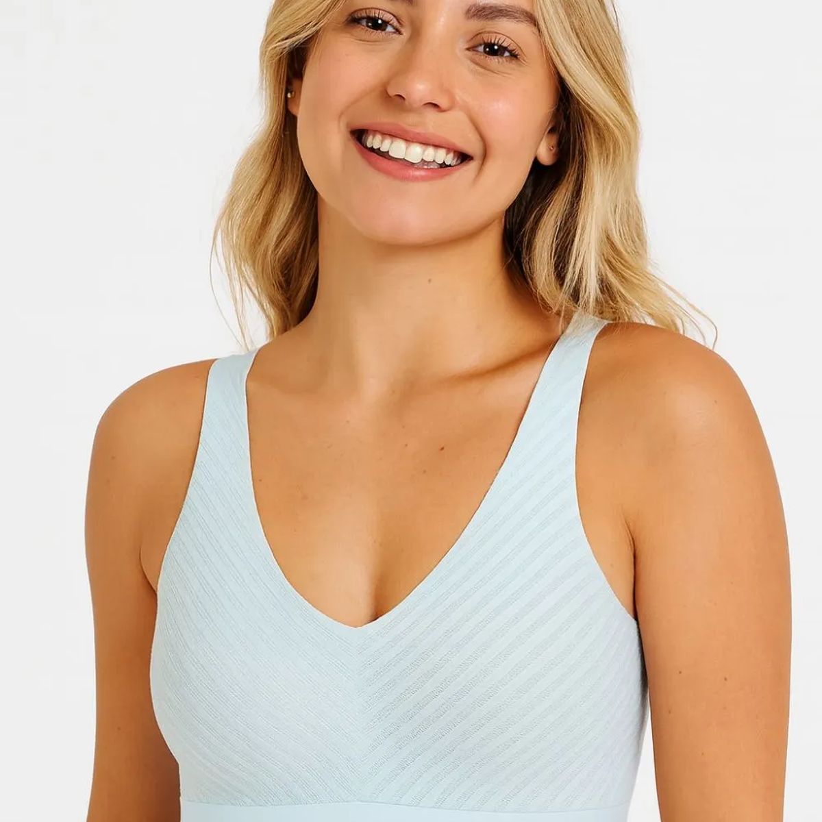 LILI PINK - Top individual con copa corte láser en microfibra con textura