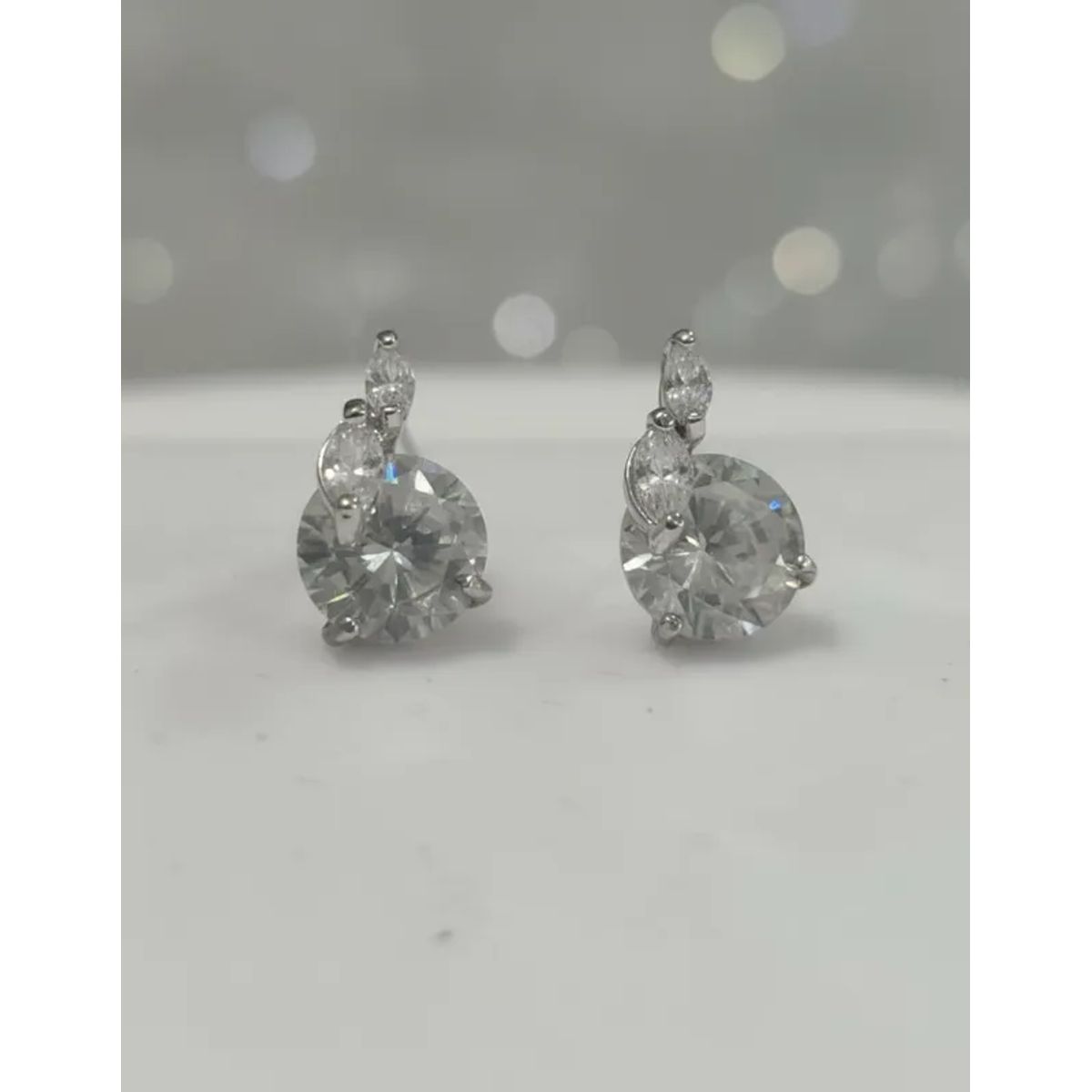 VERAMOREST - Aretes Crystal Bloom Plata - Veramorest
