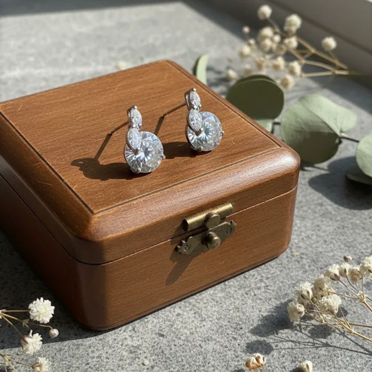 VERAMOREST - Aretes Crystal Bloom Plata - Veramorest