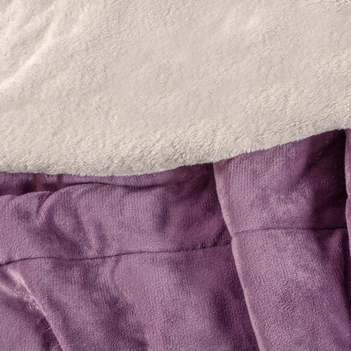 VIANNEY - Cobija Invernal Berry Suave y de Alto Confort