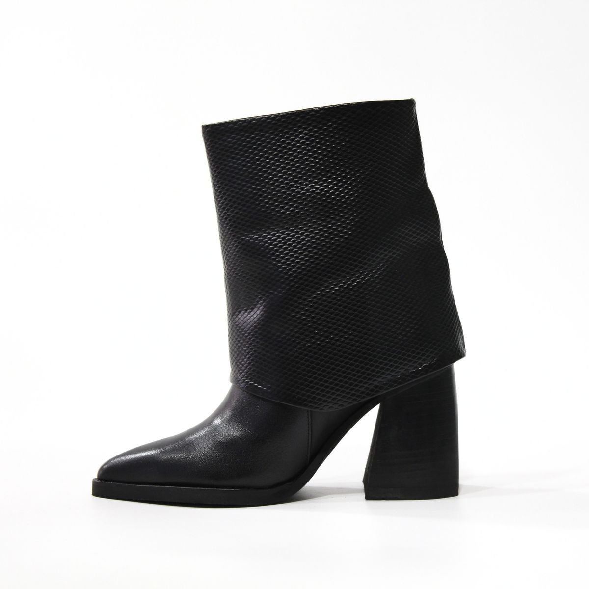 ANTONINA SHOES - Botines Caña Media en Cuero Negro y Tacón Alto - Antonina