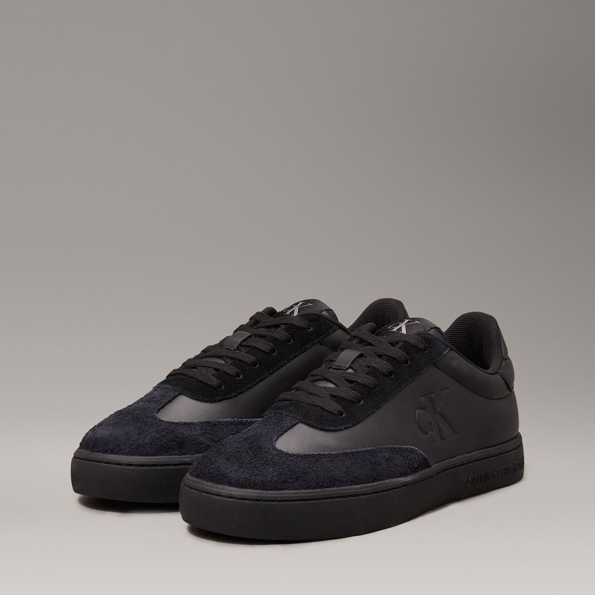 CALVIN KLEIN - Tenis negro classic de cuero Calvin Klein