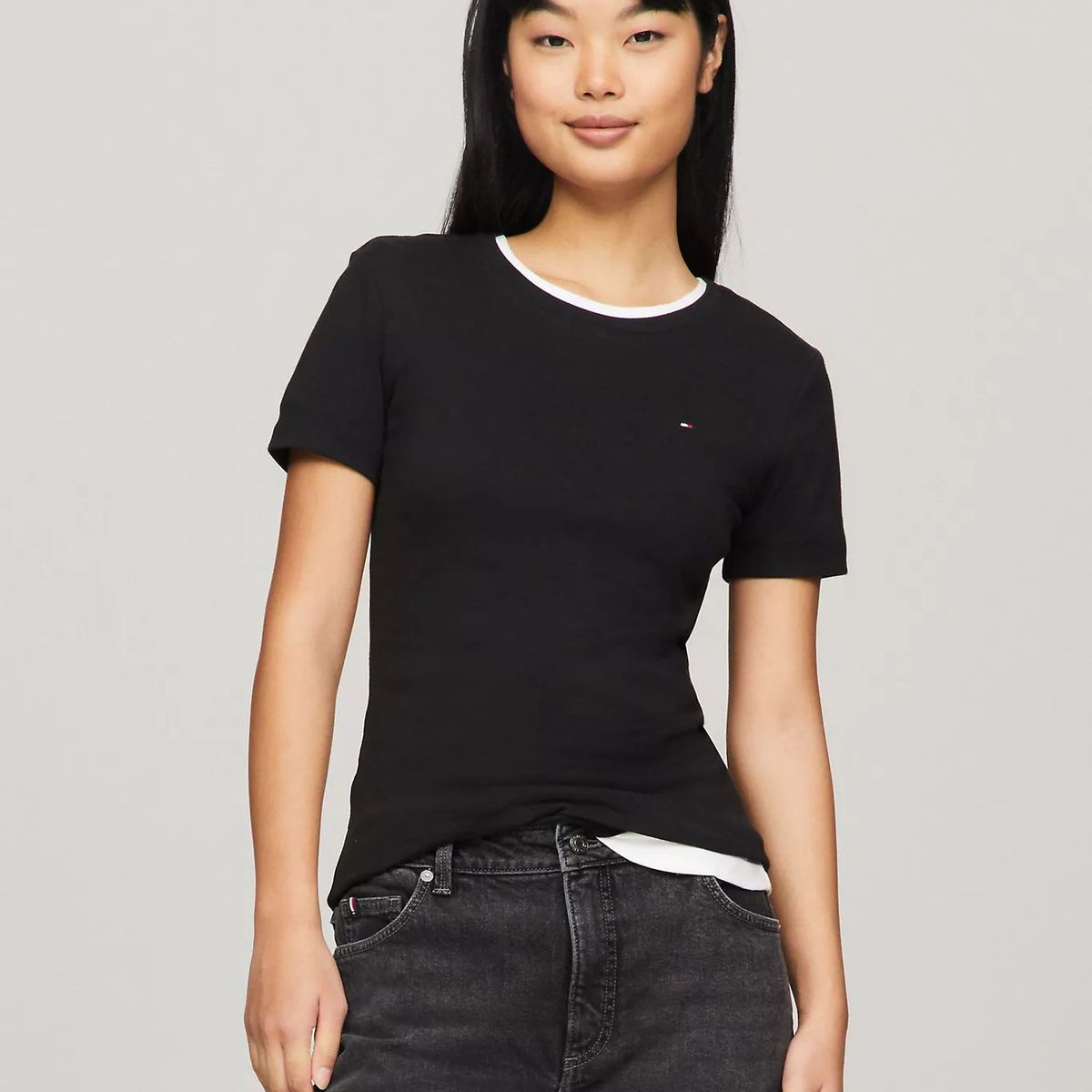 TOMMY HILFIGER - Camiseta negra de cuello redondo con logo Tommy Hilfiger