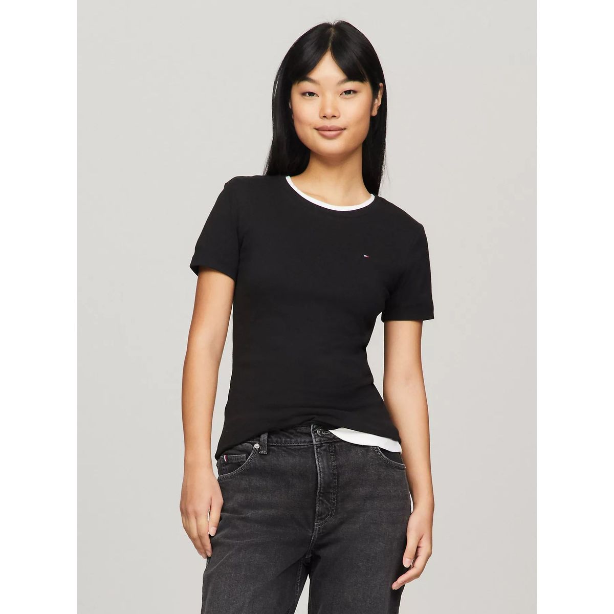 TOMMY HILFIGER - Camiseta negra de cuello redondo con logo Tommy Hilfiger