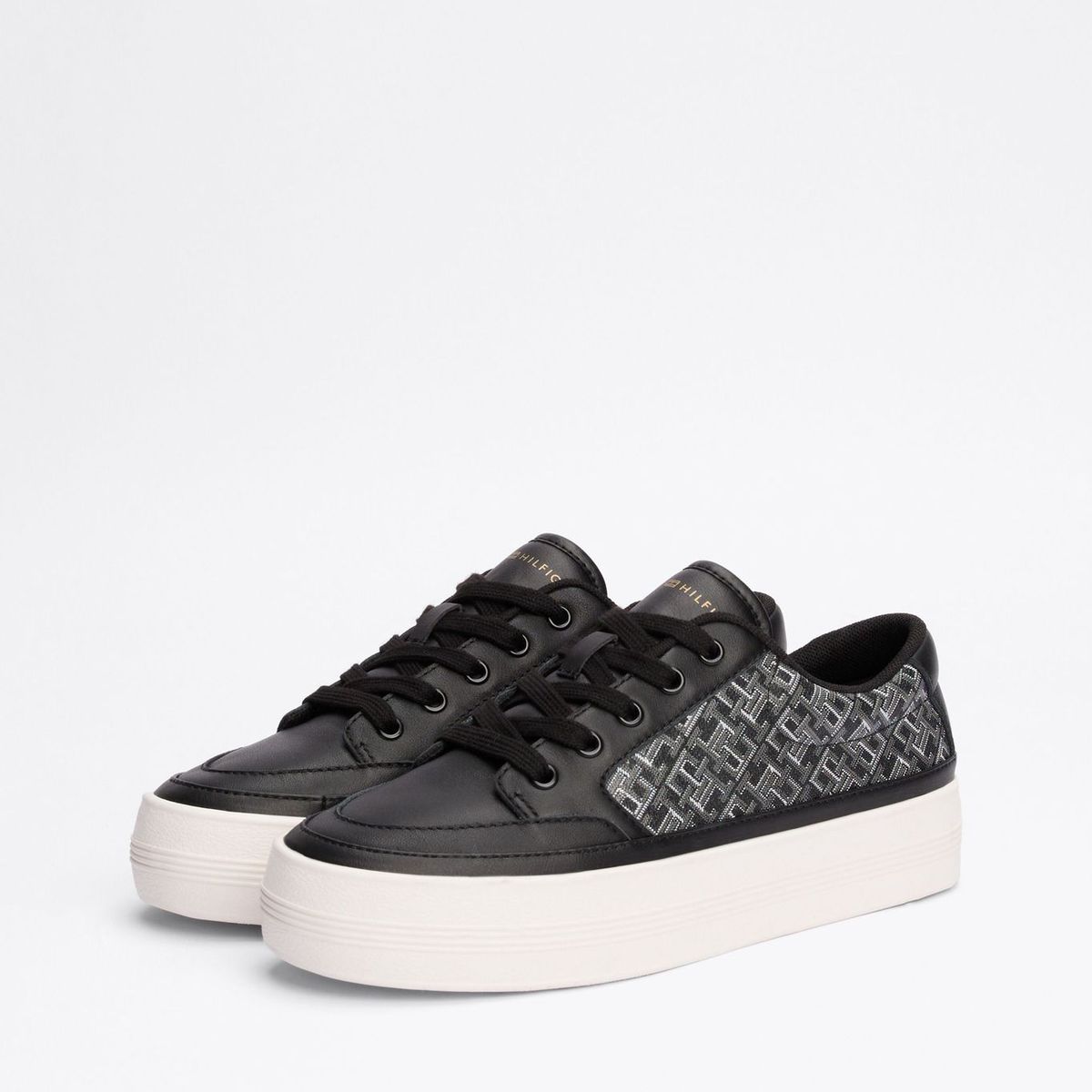 TOMMY HILFIGER - Tenis negro de Cuero con monogramas TH Tommy Hilfiger