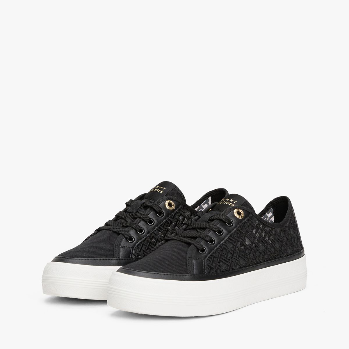 TOMMY HILFIGER - Tenis negro de malla con monogramas bordados Tommy Hilfiger