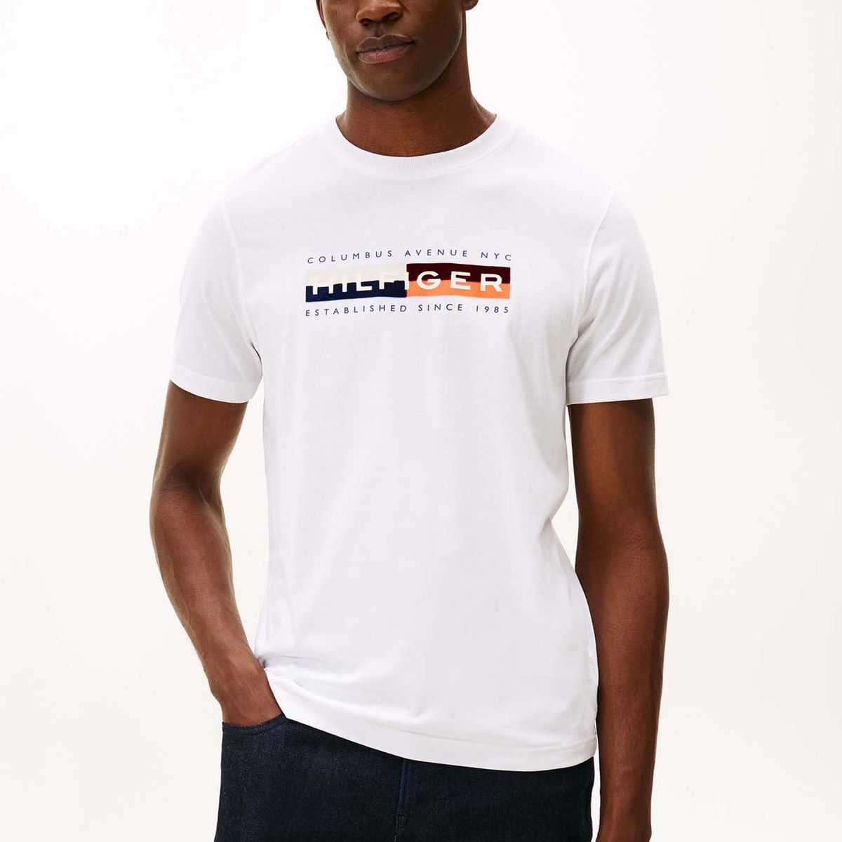 TOMMY HILFIGER - Camiseta blanca con logo colorblock estampado en el pecho Tommy Hilfiger