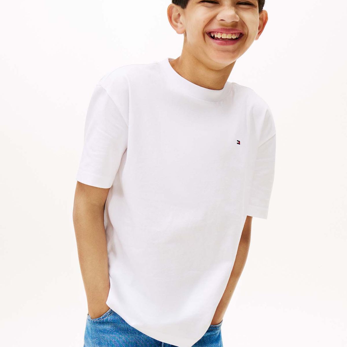 TOMMY HILFIGER - Camiseta blanca de cuello redondo con logo Tommy Hilfiger