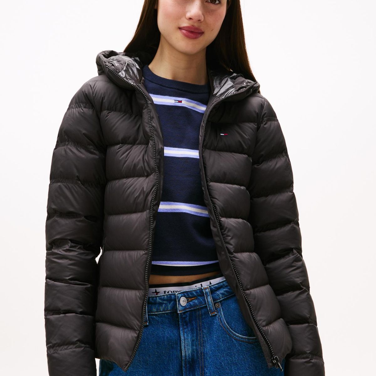 TOMMY HILFIGER - Chaqueta negra acolchada de plumón con capota Tommy Jeans