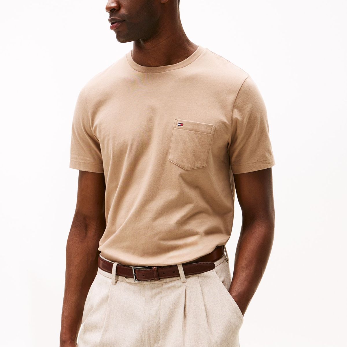 TOMMY HILFIGER - Camiseta beige de cuello redondo con bolsillo Tommy Hilfiger