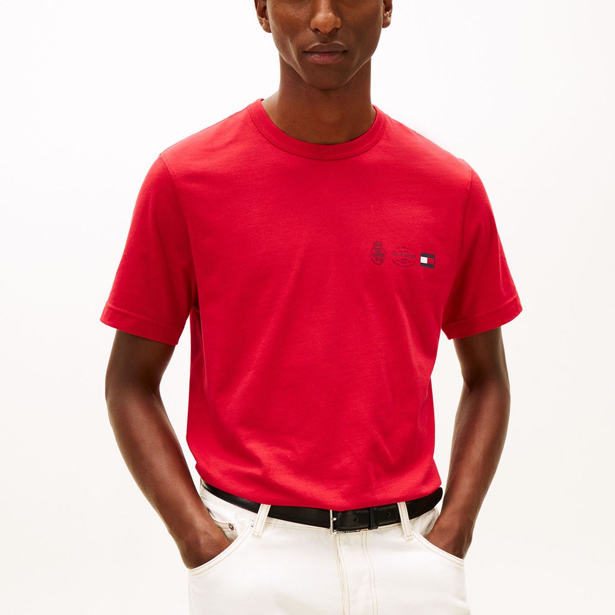 TOMMY HILFIGER - Camiseta roja con logo en forma de escudo Tommy Hilfiger