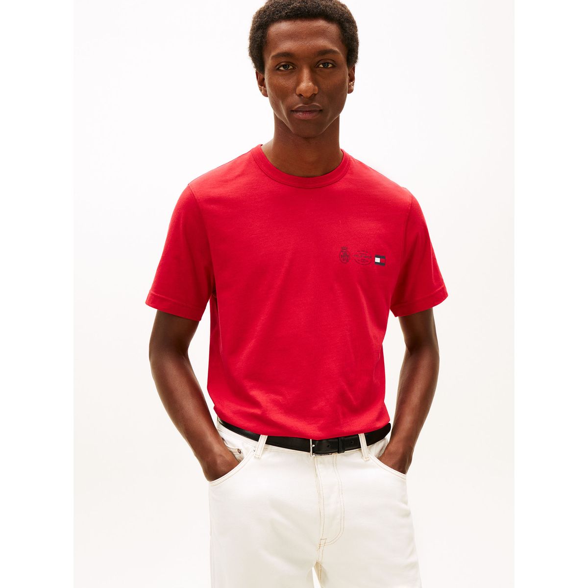 TOMMY HILFIGER - Camiseta roja con logo en forma de escudo Tommy Hilfiger