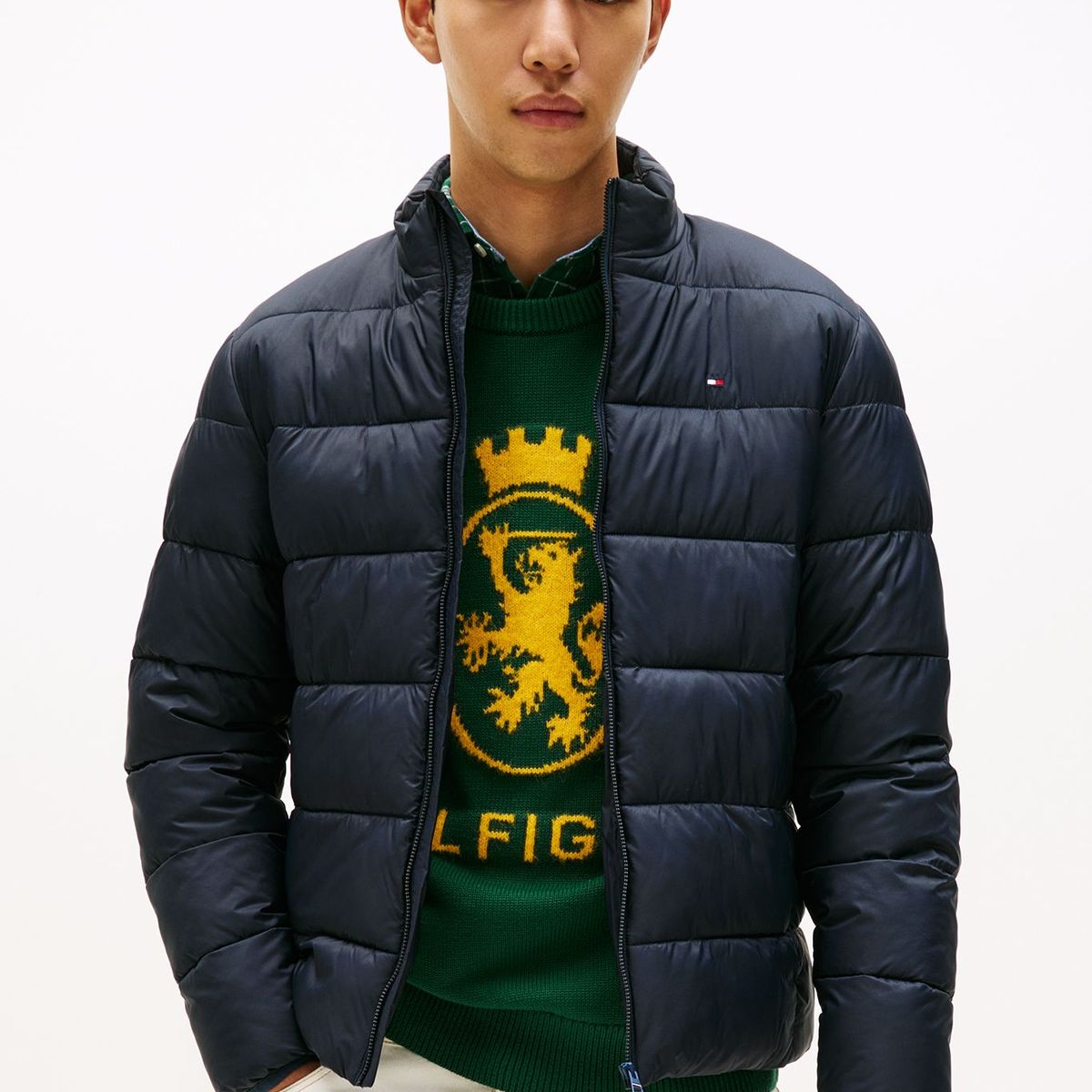 TOMMY HILFIGER - Chaqueta azul de cuello alto acolchada con logo Tommy Hilfiger