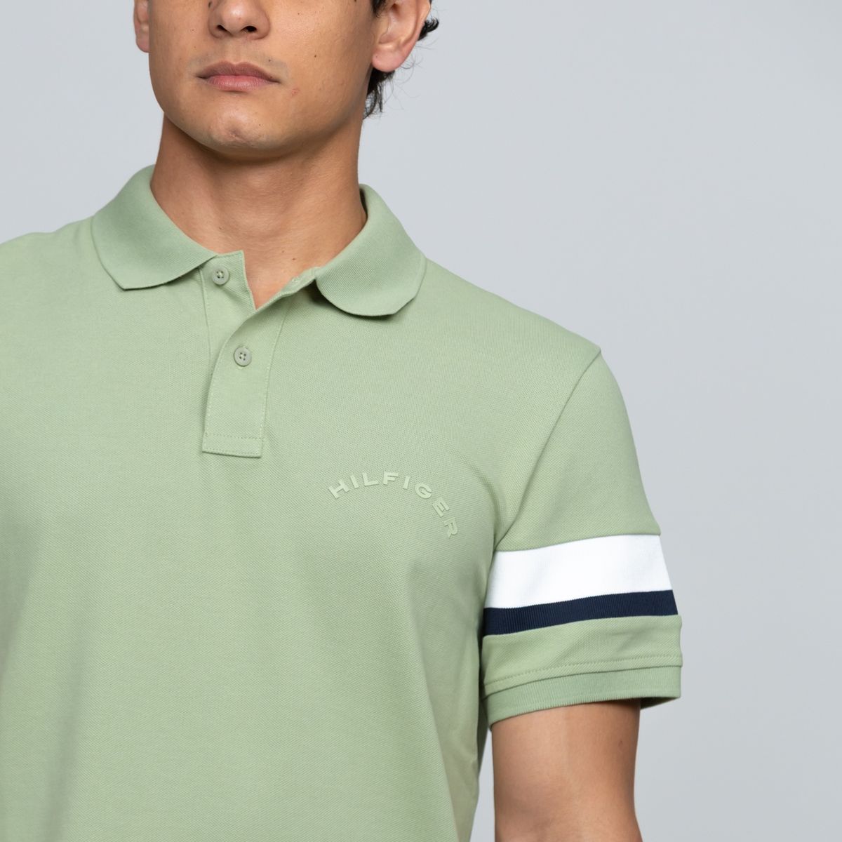 TOMMY HILFIGER - Polo verde de corte regular con detalles de cinta RWB Tommy Hilfiger