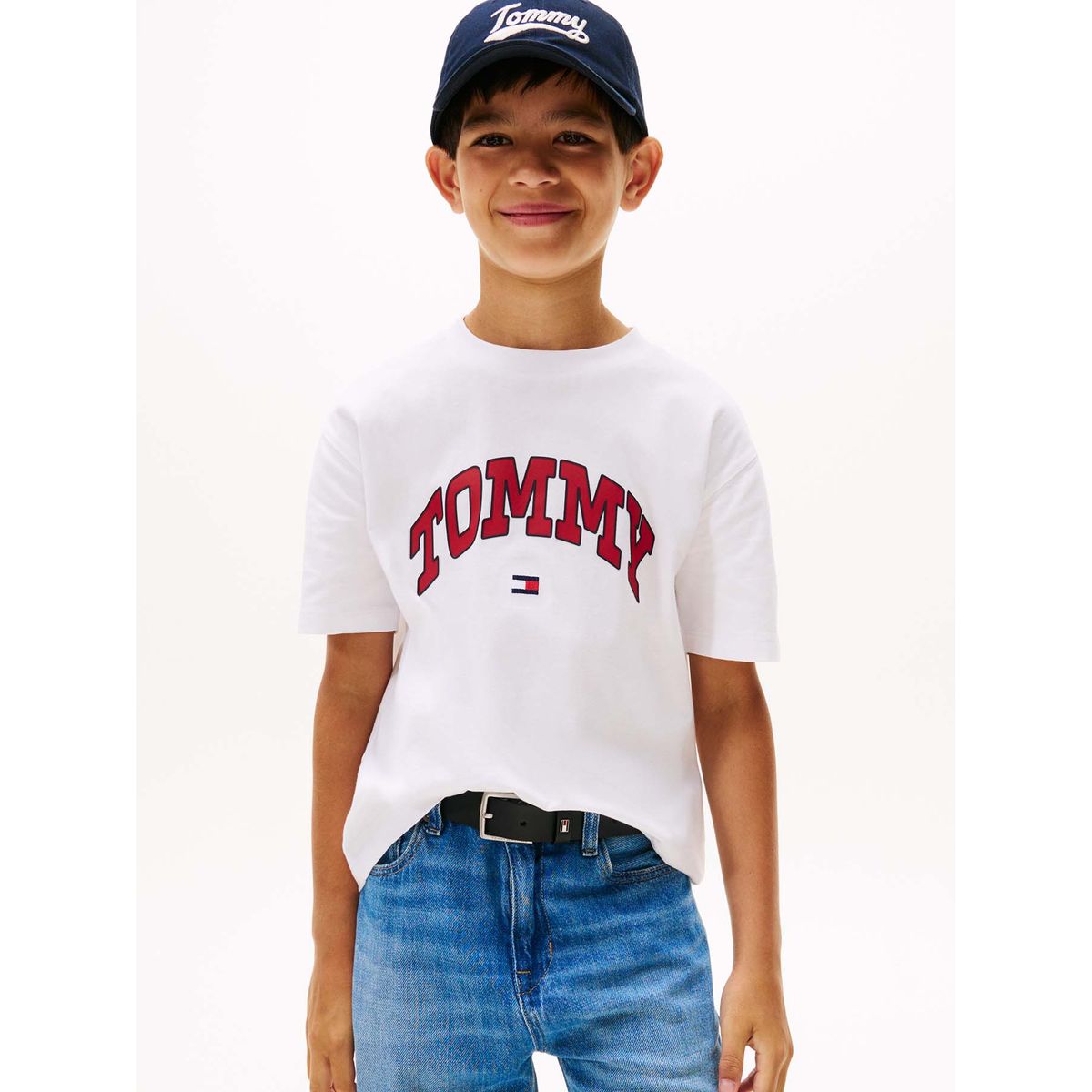 TOMMY HILFIGER - Camiseta blanca Varsity de cuello redondo con logo Tommy Hilfiger