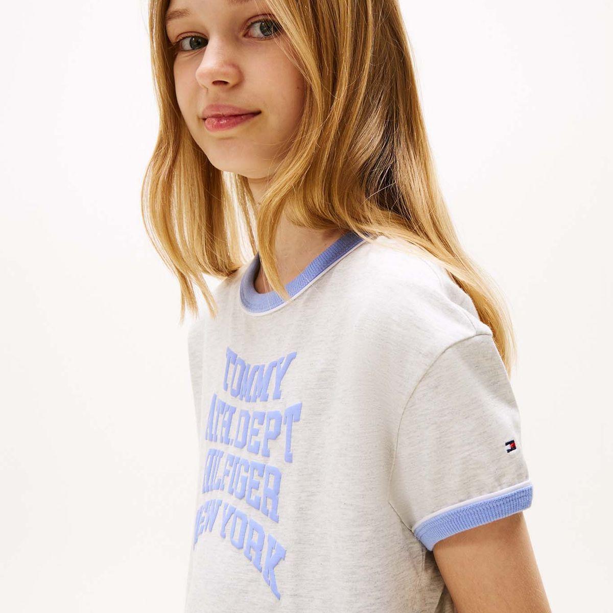 TOMMY HILFIGER - Camiseta gris con logo gráfico athletic Tommy Hilfiger