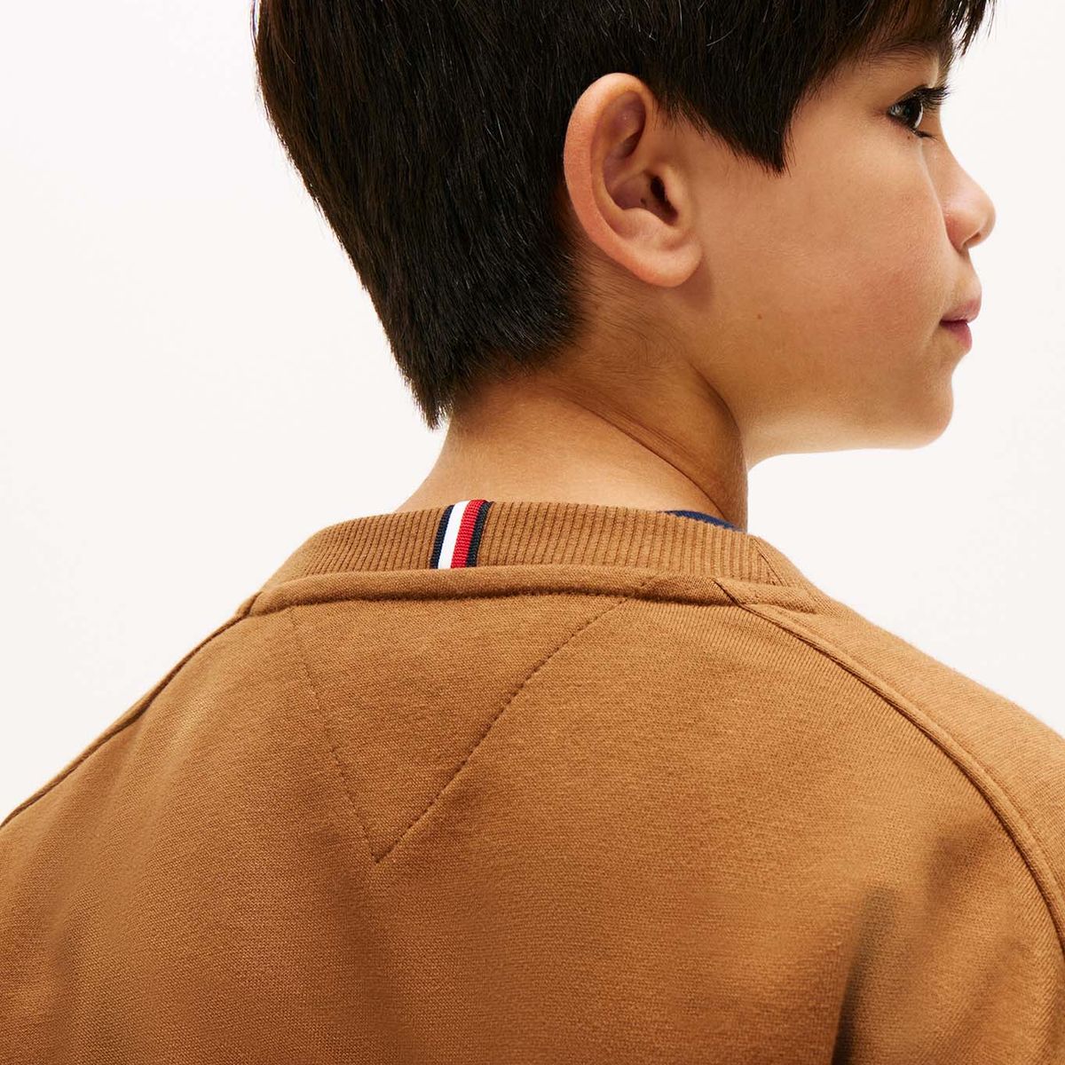 TOMMY HILFIGER - Saco café de cuello redondo con logo Tommy Hilfiger